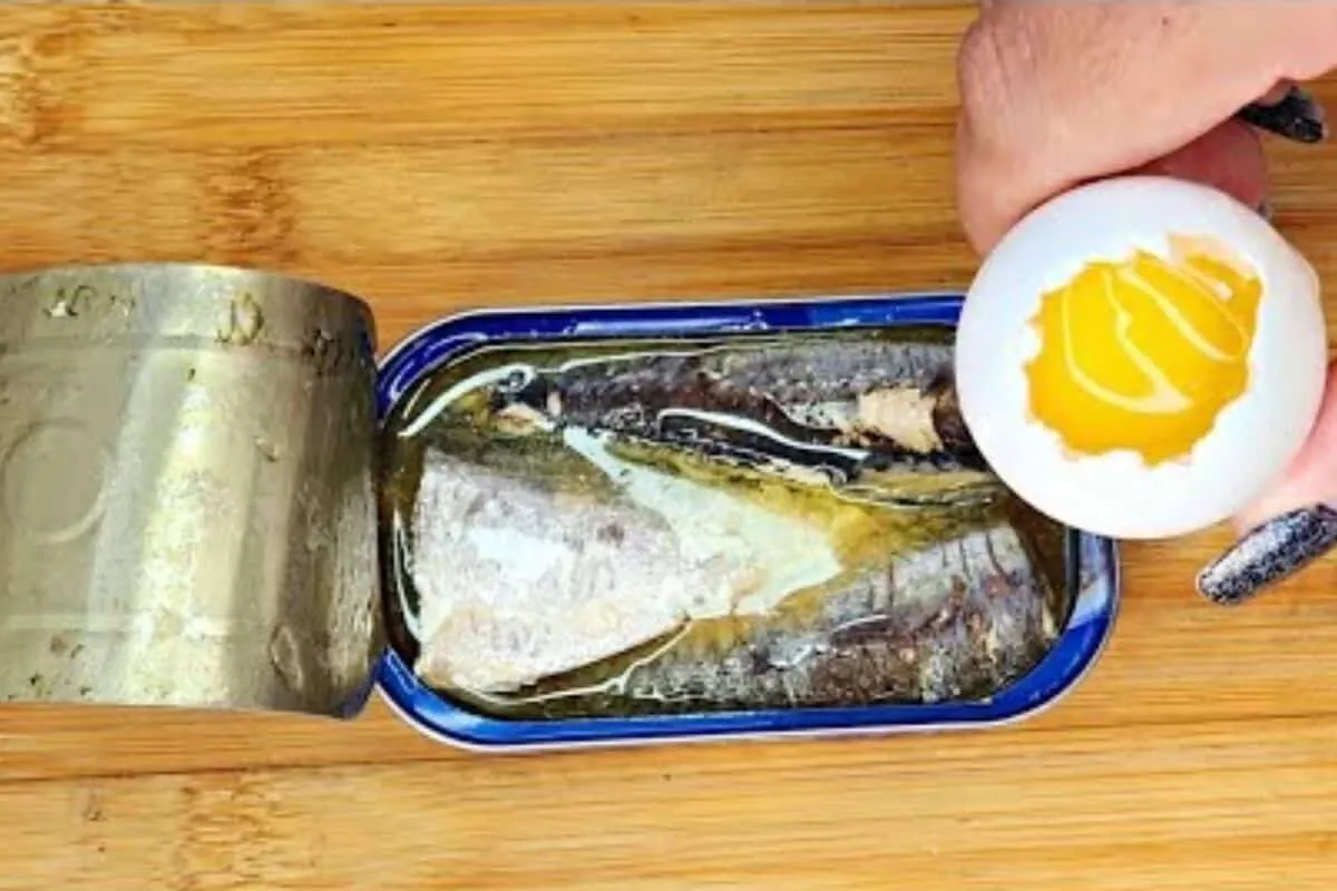 Adicione ovos na sardinha e tenha um almoço completo e prático para o seu réveillon