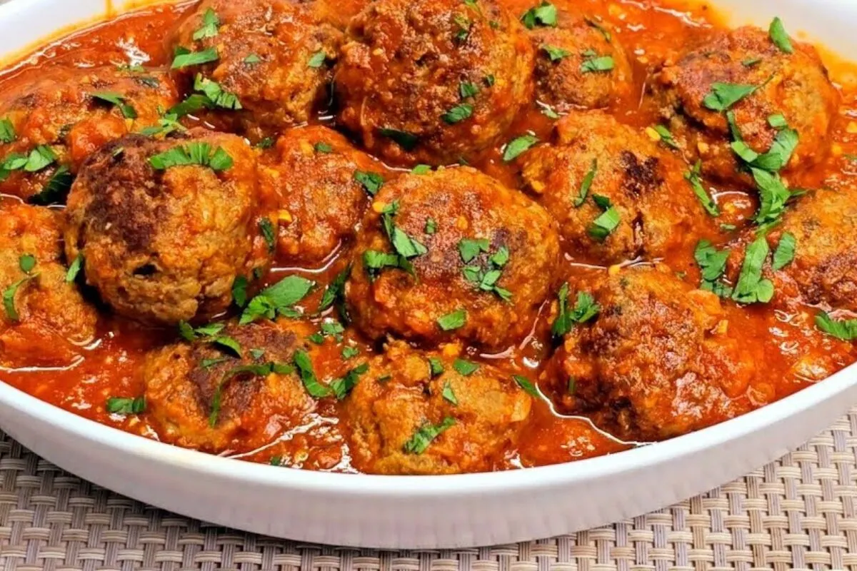 Almôndegas ao molho: o jeito mais fácil de fazer carne moída saborosa, saudável e sem fritura