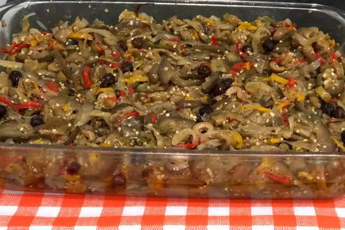 Antepasto de berinjela fácil e saboroso para acompanhar seu jantar