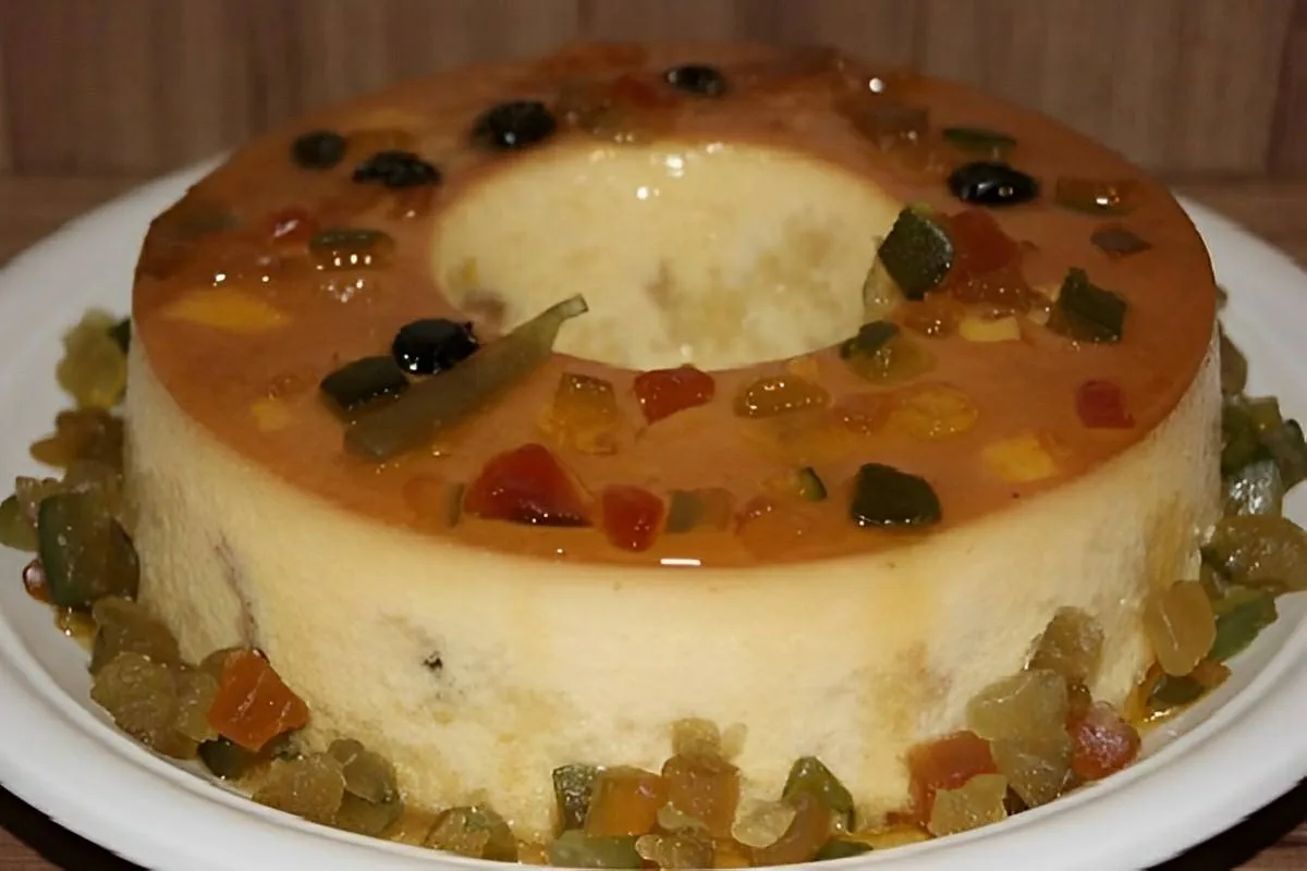 Aprenda a fazer um pudim de panetone uma sobremesa fácil que é a cara no Natal