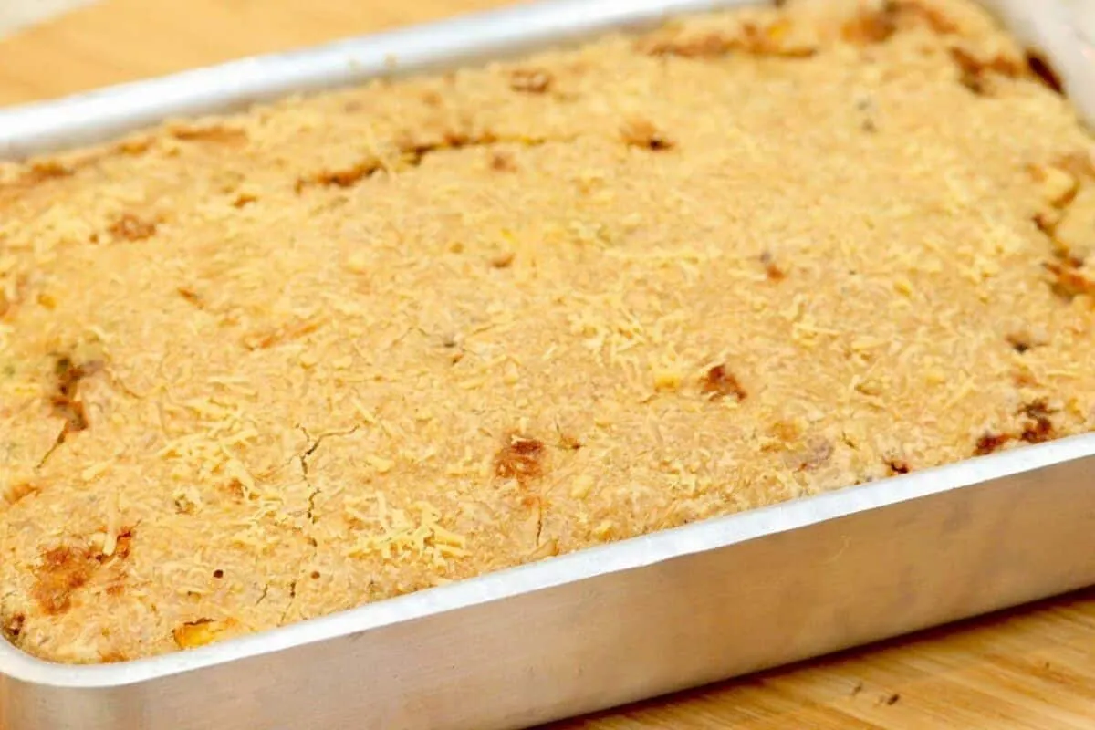 Aprenda a fazer uma torta sem farinha de trigo para não precisar pedir pizza hoje