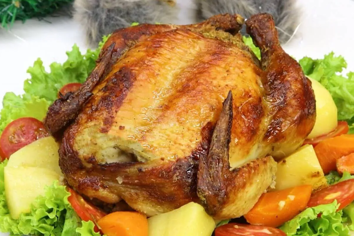 Aprenda a temperar e preparar um frango de natal delicioso para sua ceia de natal