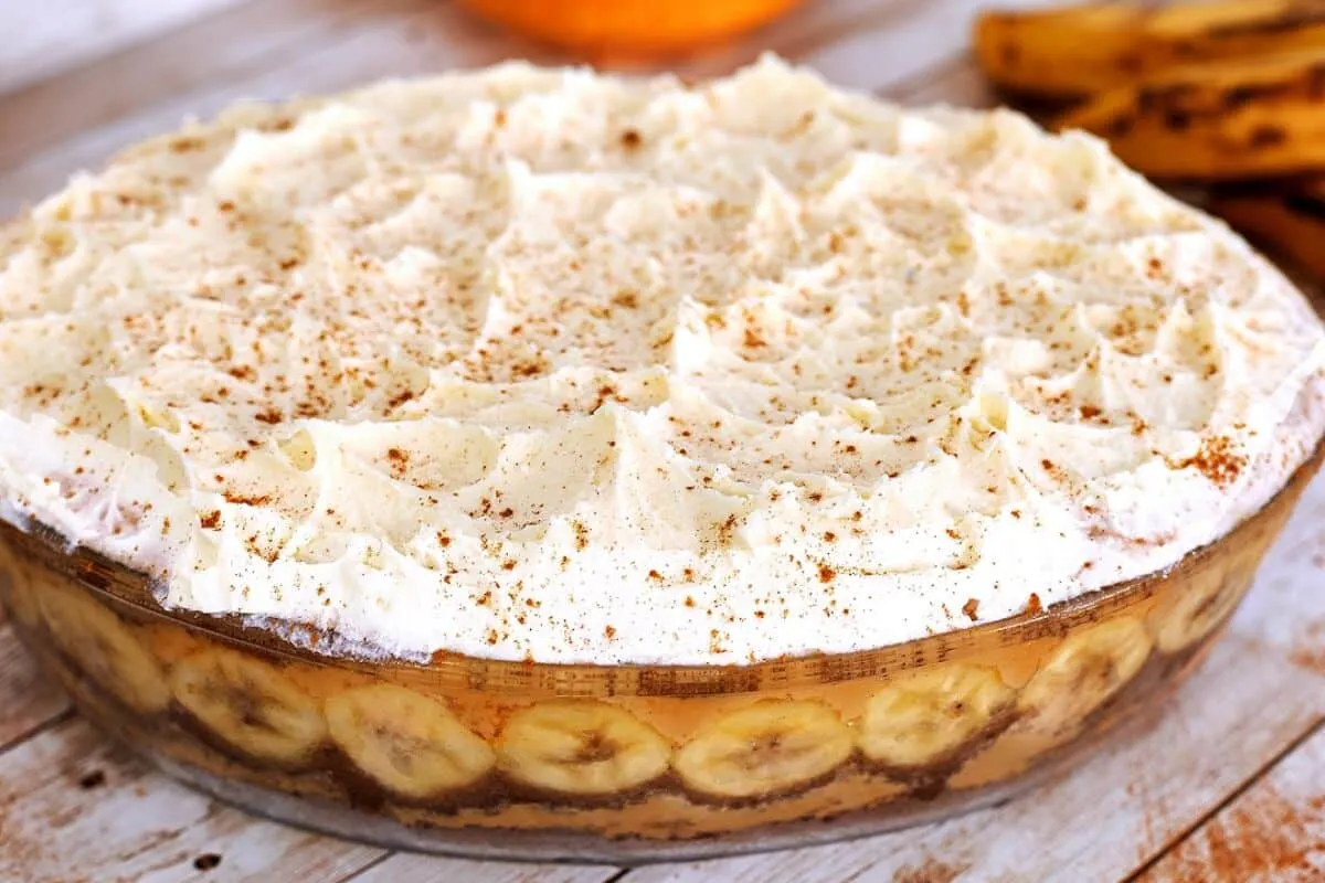 Banoffe caramelado de travessa, com um toque mineiro que traz um sabor totalmente único