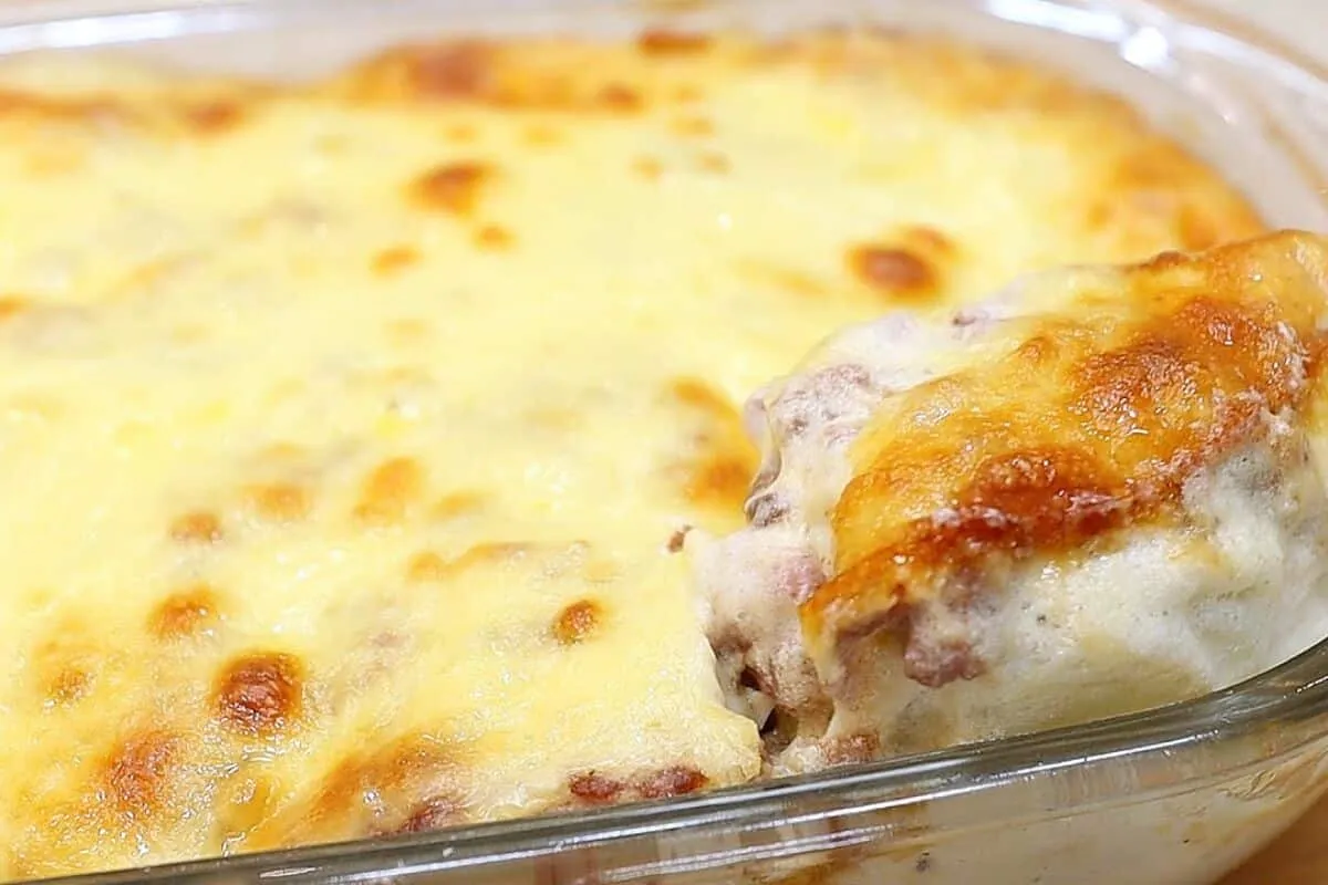 Batata cremosa no forno feita com poucos  ingredientes, para uma refeição prática e saborosa