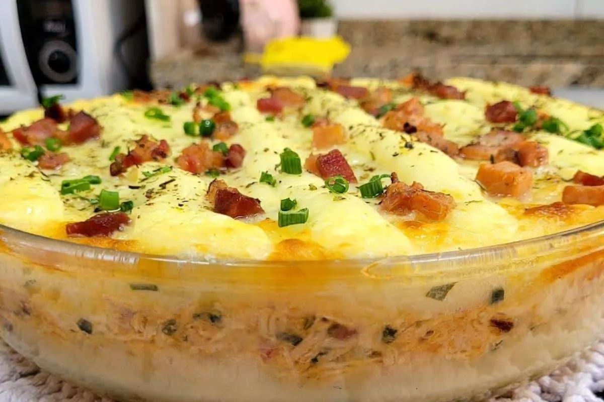 Batata recheada na travessa que não pode faltar na sua mesa de natal