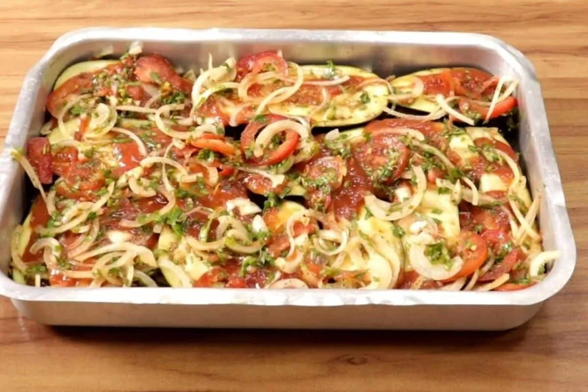 Berinjela no forno deliciosa e feita de um jeito diferente pela minha mãe para surpreender no almoço