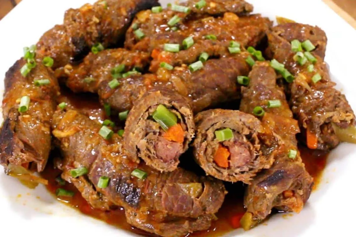Bife a rolê suculento e molhadinho para você preparar com amor no almoço de natal