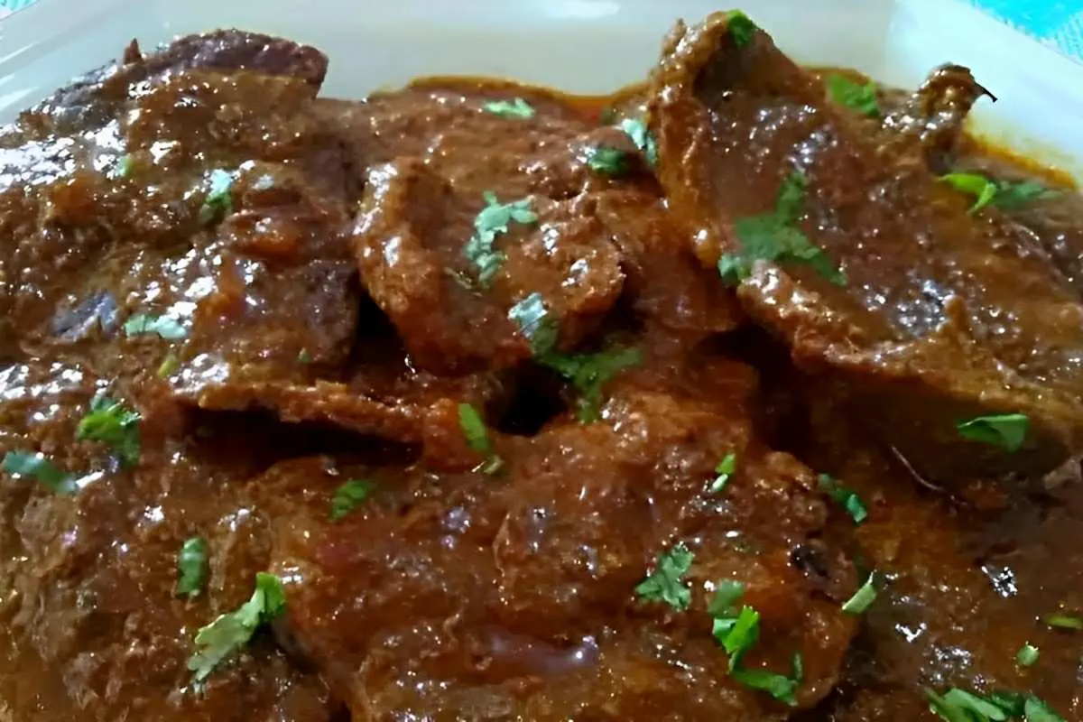 Bife ao molho de panela de pressão super suculento e saboroso para a sua refeição