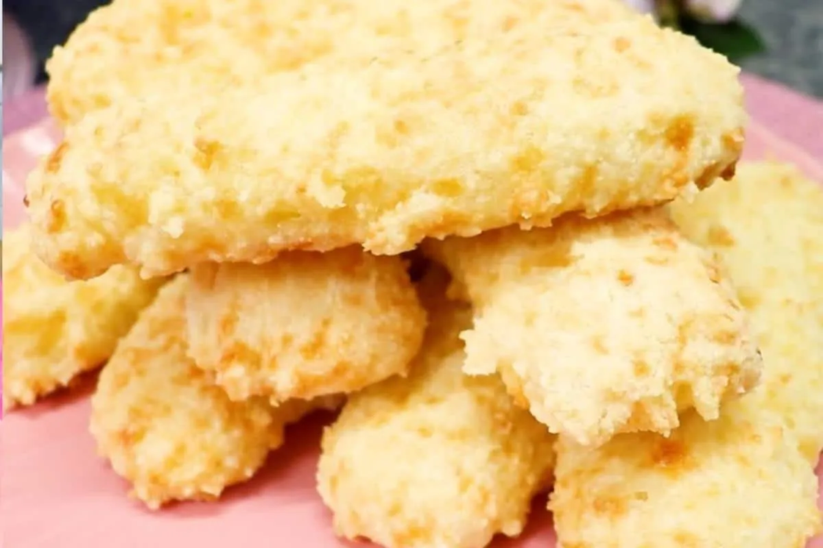 Biscoitão de polvilho assado da vovó para saborear com um café fresquinho