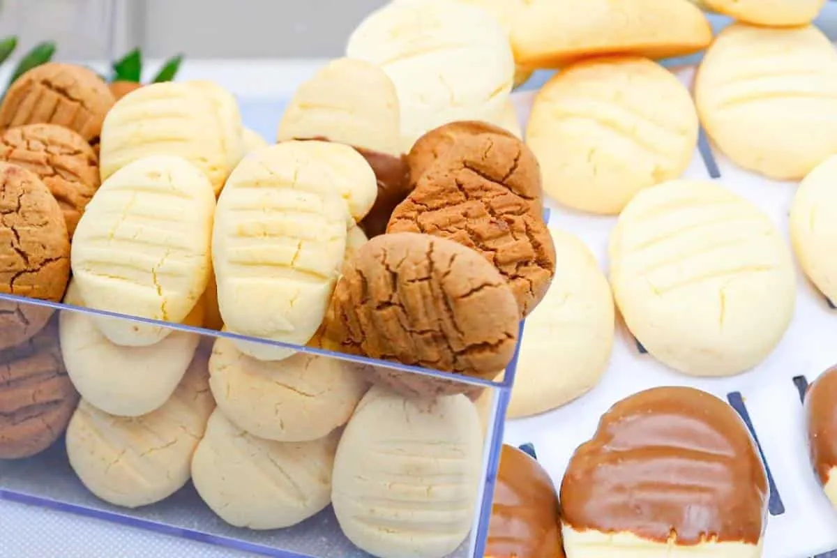 Biscoitinho amanteigado que derrete na boca e leva só 3 ingredientes
