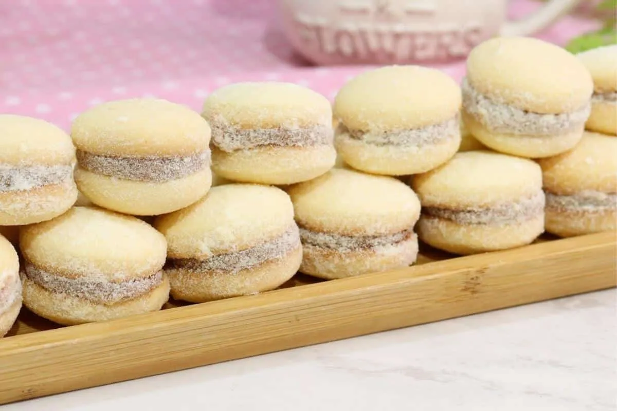Biscoito de maisena delicioso que vai acabar rapidinho na sua casa de tão gostoso