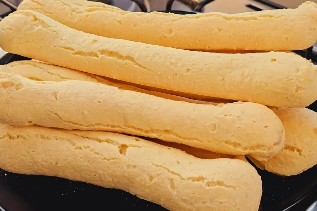 Biscoito de polvilho assado de padaria: receita sem glúten e zero lactose