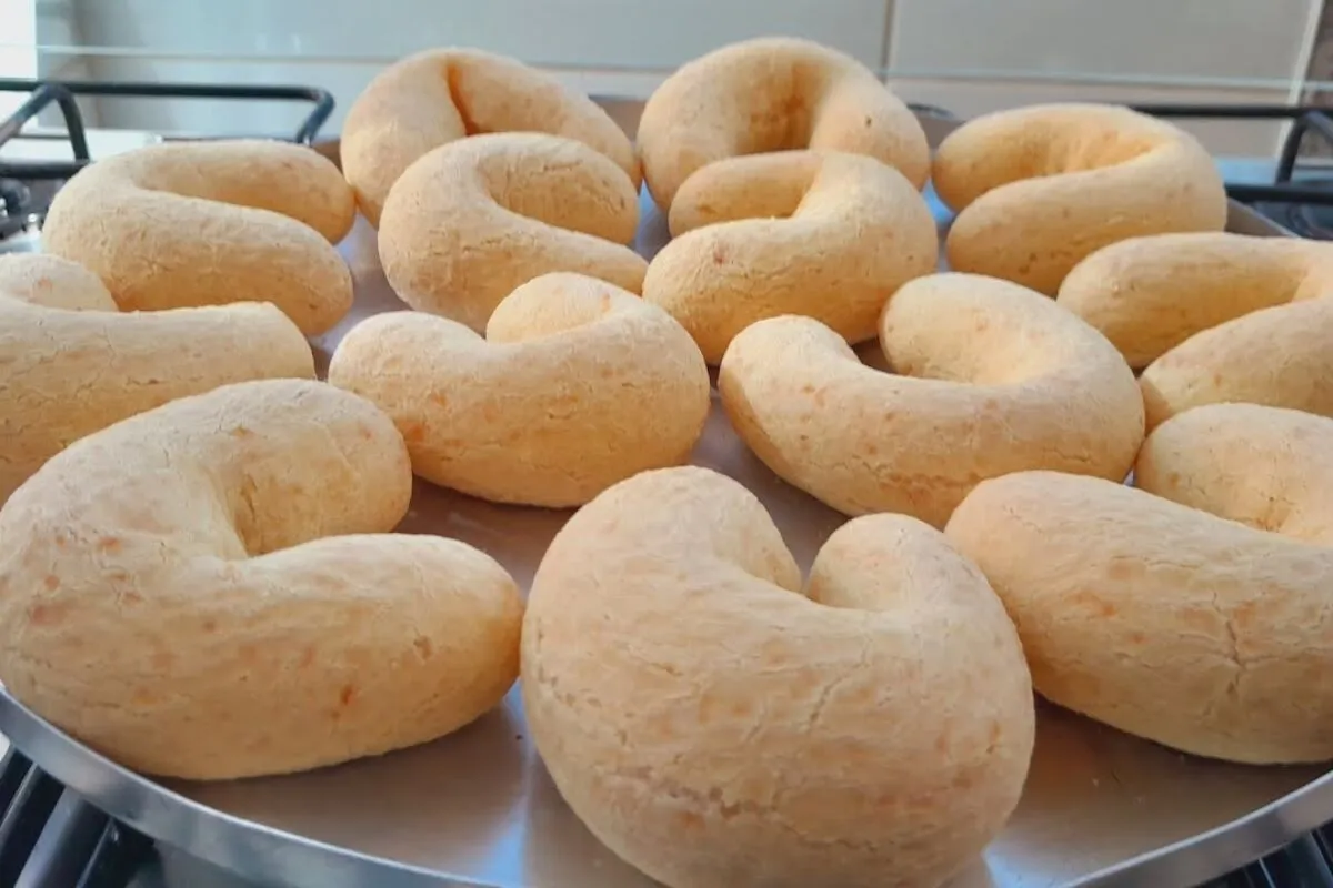 Biscoito de polvilho com maionese super fácil de fazer para o café da manhã