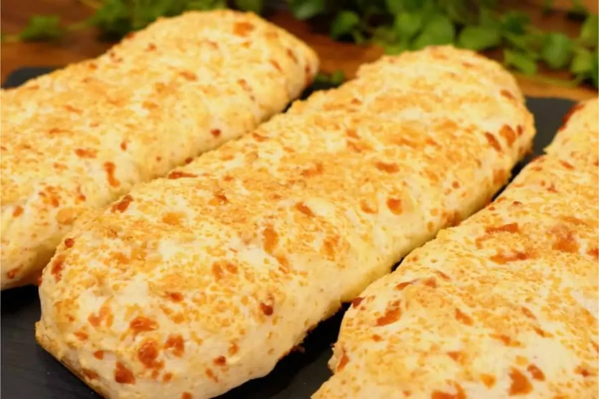Biscoito de polvilho com queijo: fácil, prático e delicioso para o lanche da tarde