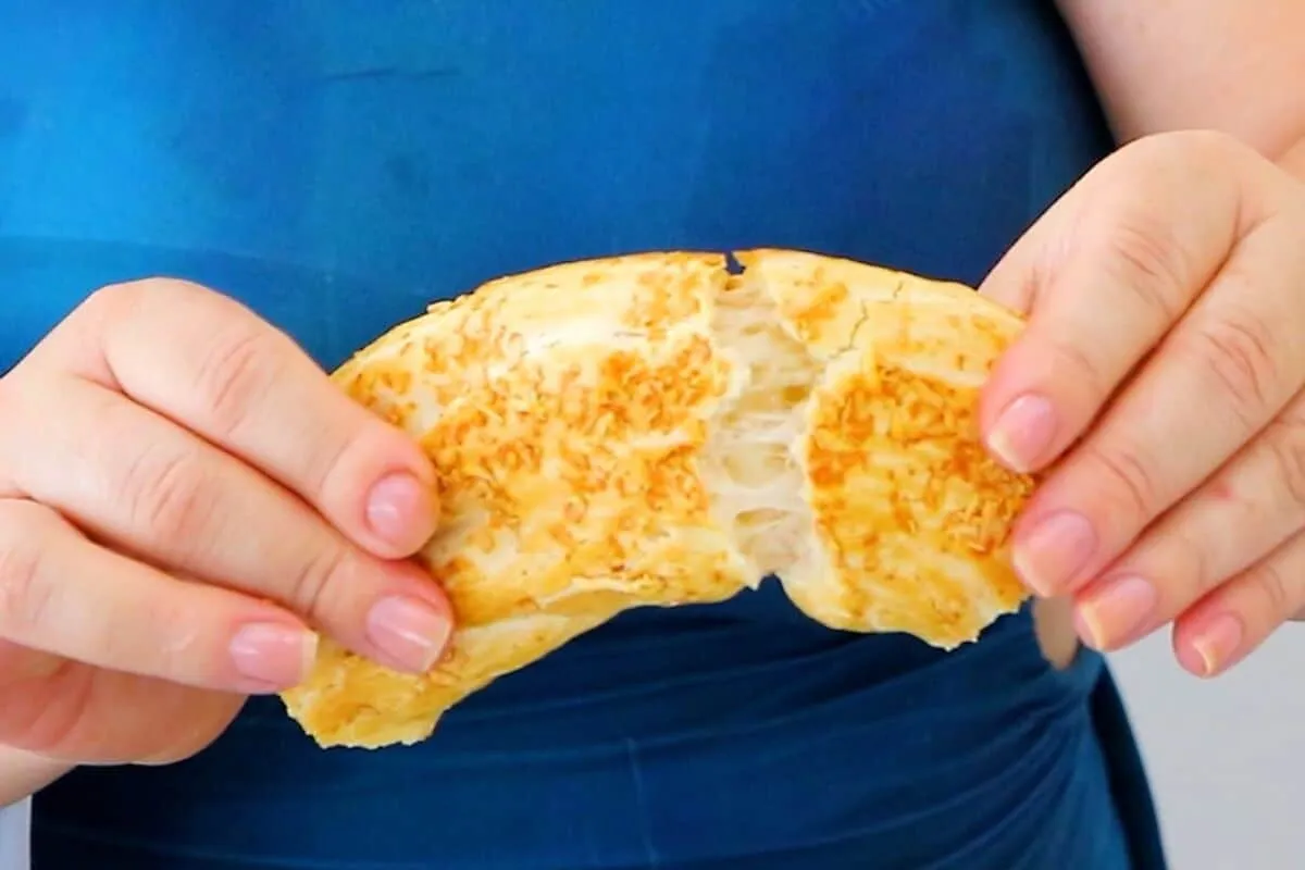Biscoito de polvilho diferente, econômico e muito gostoso para servir no café da manhã
