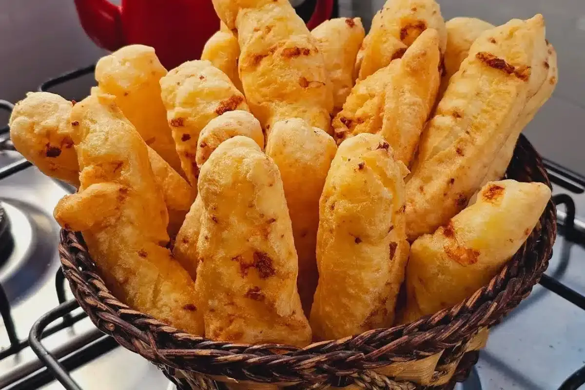 Biscoito de polvilho frito: veja qual é o segredo para não estourar
