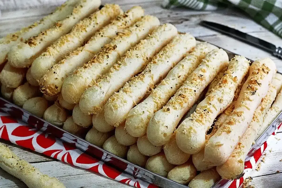 Biscoito mineiro temperado: feito com polvilho e um segredinho que deixa com gostinho de roça