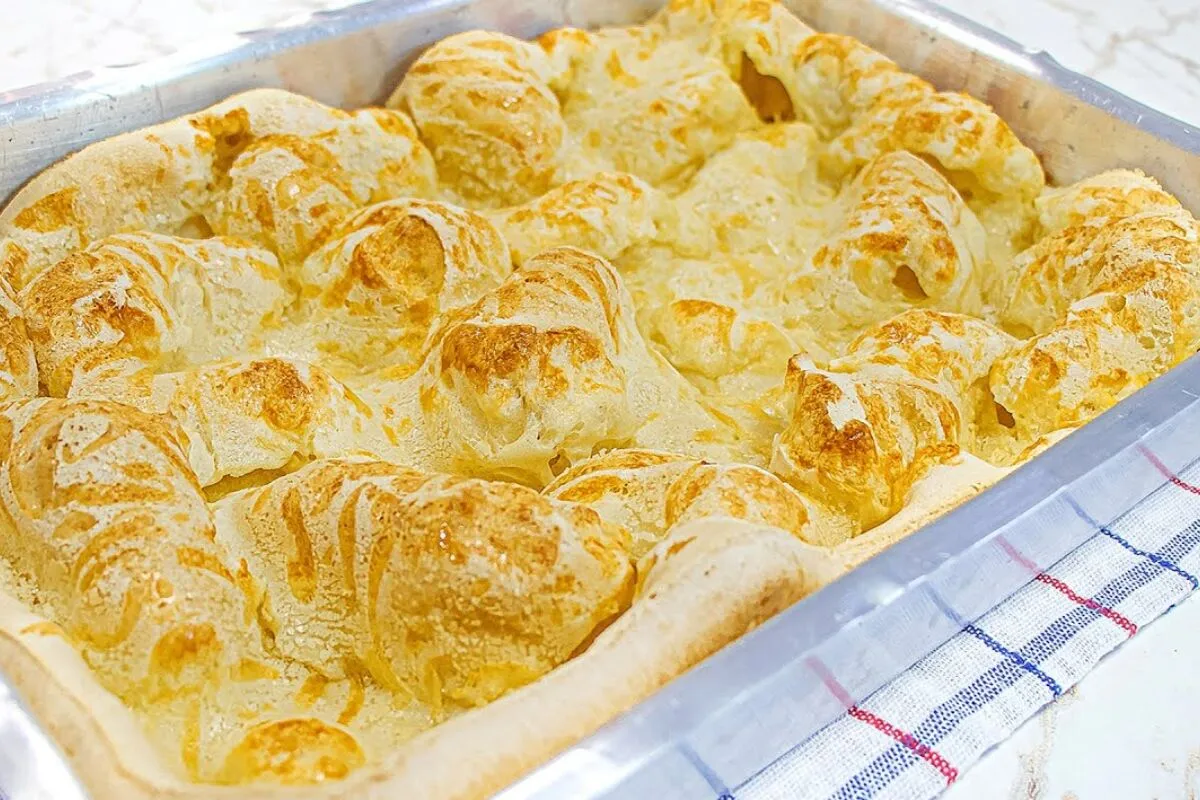 Biscoito montanha russa de polvilho com poucos ingredientes e super fácil de fazer