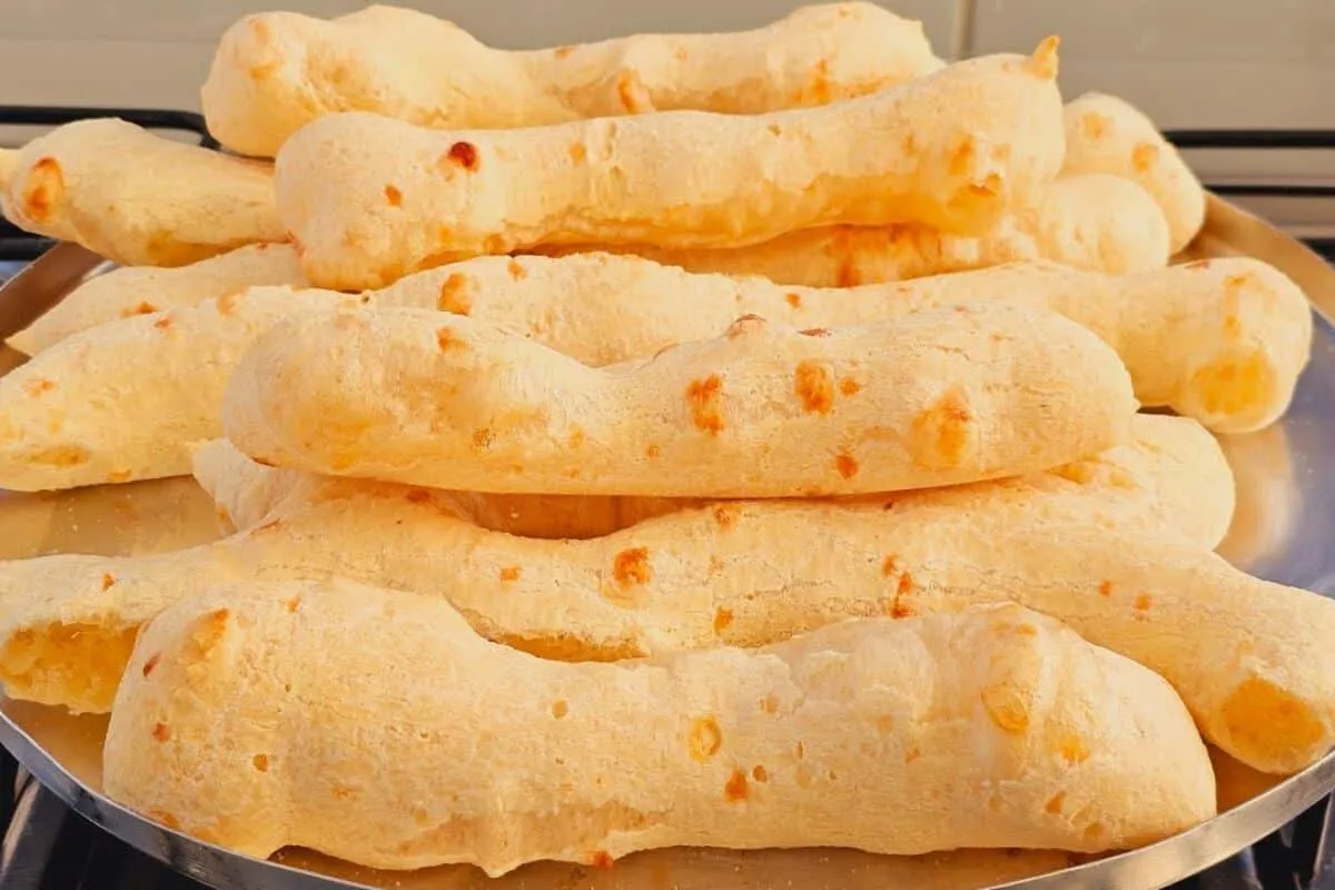 Biscoito peta de padaria para o café da manhã: crocante por fora e macio por dentro