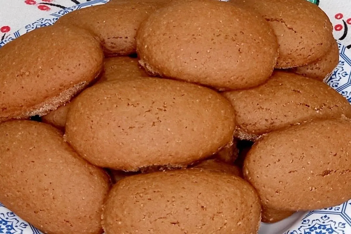 Bolacha caseira de chocolate que não precisa de ovo perfeita para seu café da manhã