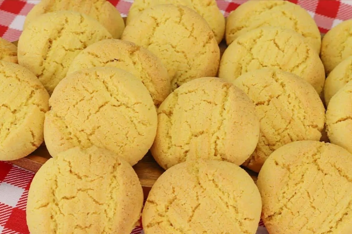 Bolacha de fubá da roça para servir com um cafezinho no lanche da tarde