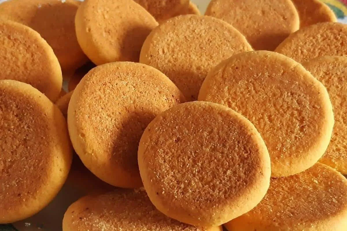 Bolachinha de fubá da vovó crocante para saborear com um cafezinho