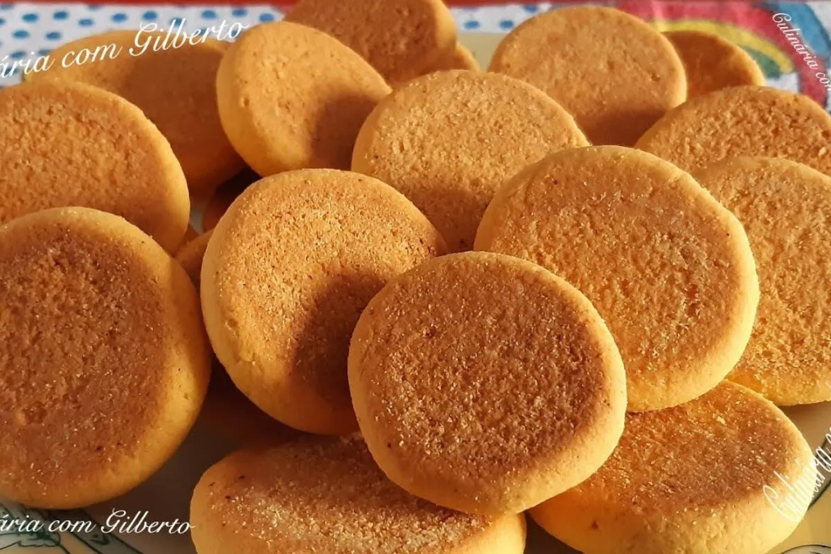 Bolachinha de fubá que derrete na boca fácil de preparar e deliciosa para o café