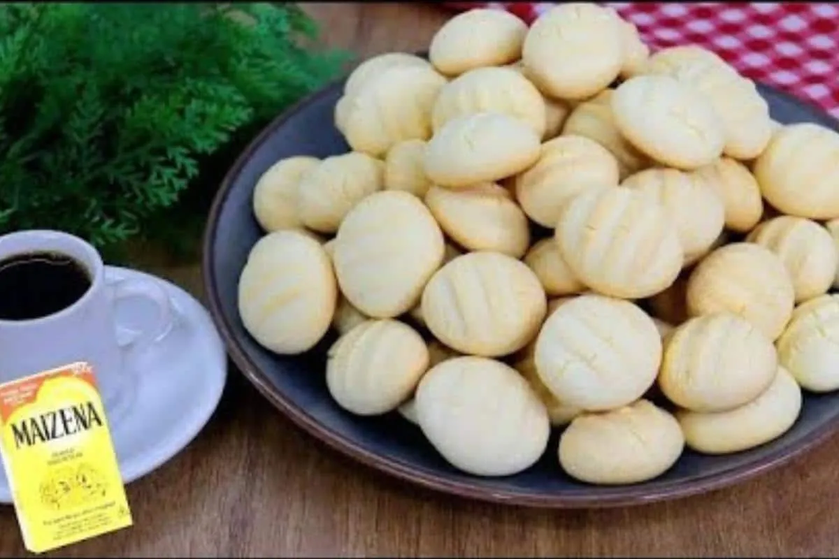 Bolachinha de maisena super fácil de fazer com apenas 3 ingredientes básicos
