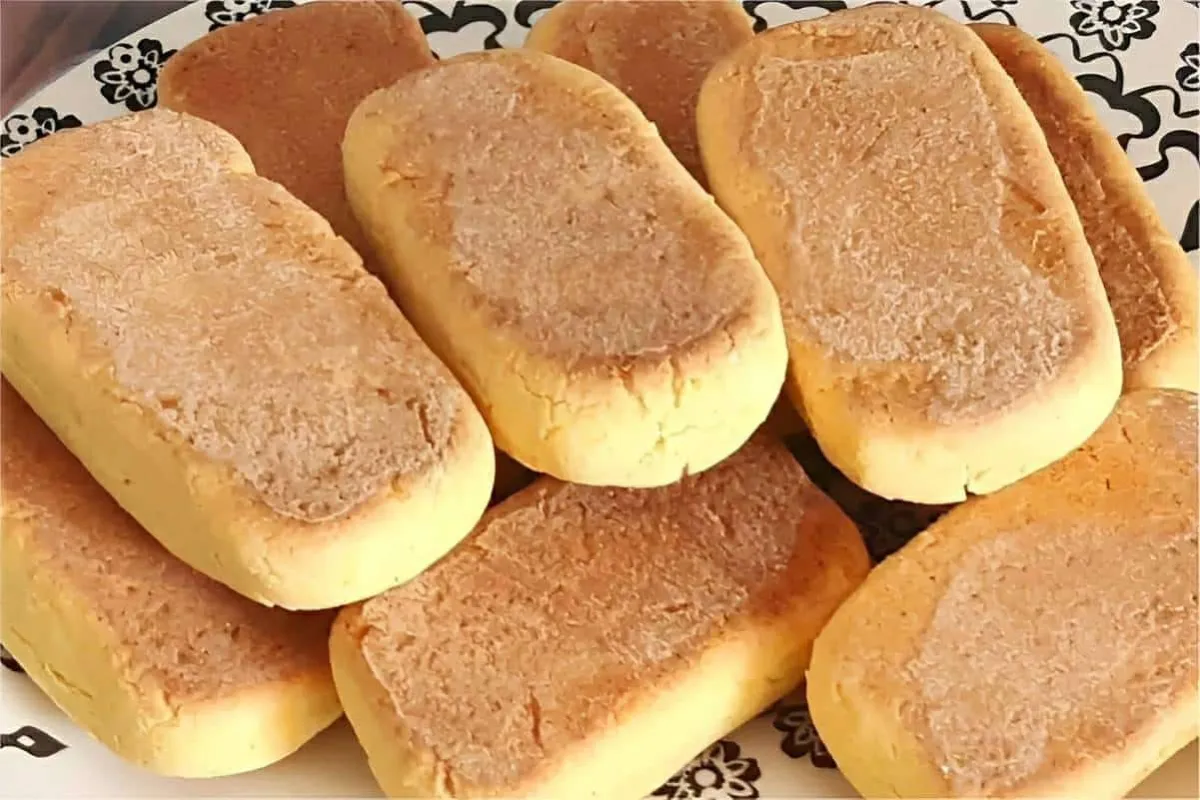 Bolachinha de milho fácil e rápida que derrete na boca a companhia perfeita para seu chá ou café
