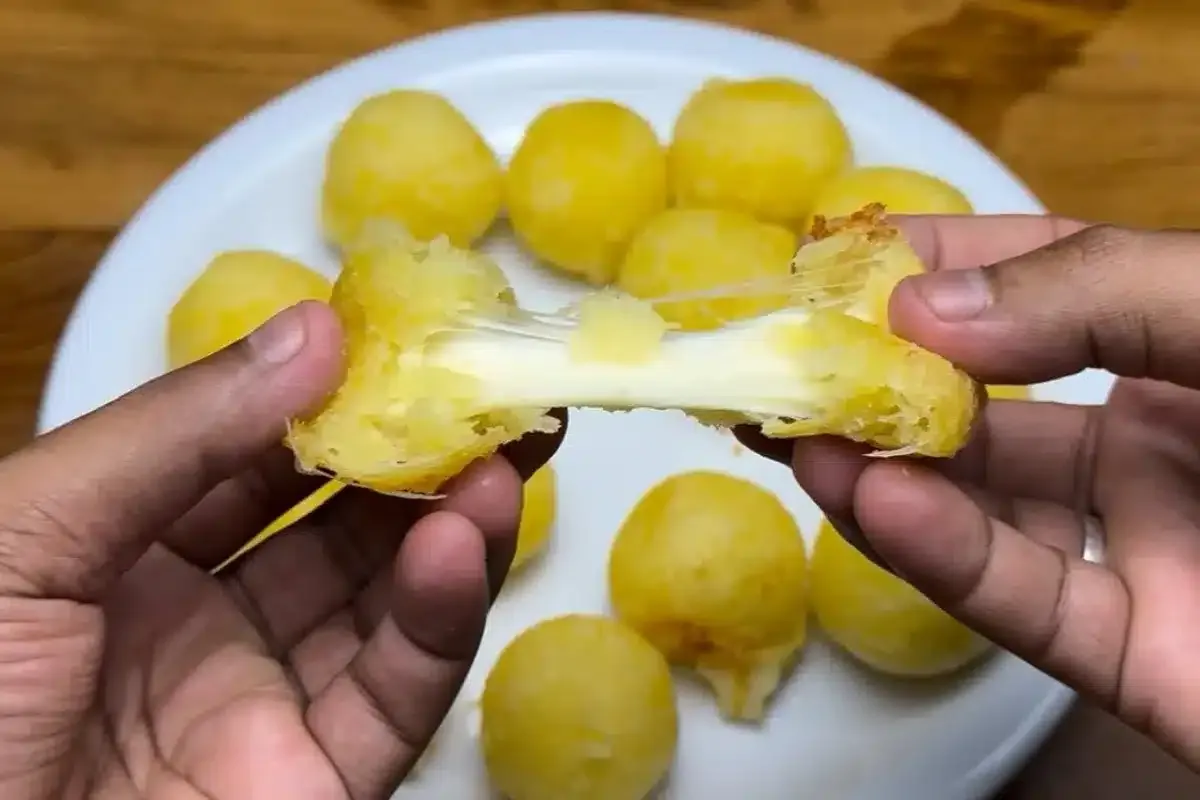 Bolinha de queijo que aprendi com uma salgadeira profissional: só 2 ingredientes