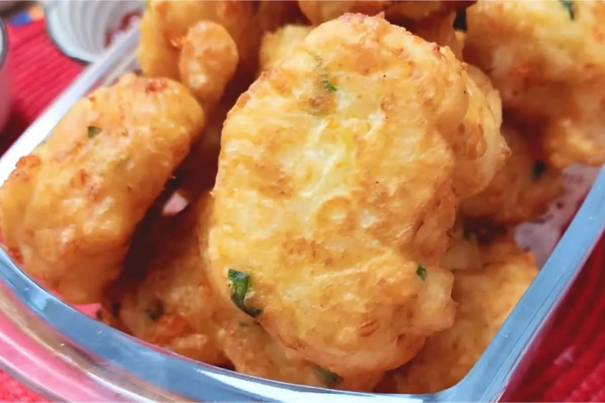 Bolinho de arroz: a receita fácil e prática para evitar o desperdício e servir um petisco delicioso