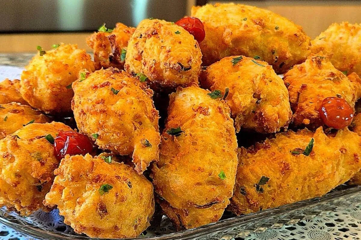 Bolinho de arroz cozido: fica sequinho e não encharca de gordura