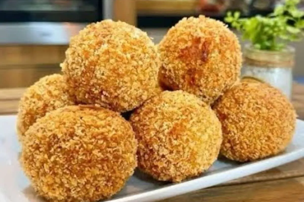 Bolinho de batata crocante por fora e cremoso por dentro: perfeito para o petisco em família