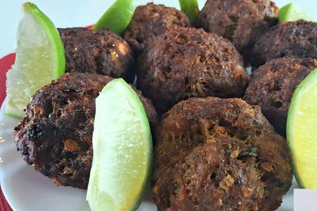 Bolinho de carne moída: petisco de boteco sequinho e saboroso para fazer no conforto da sua casa