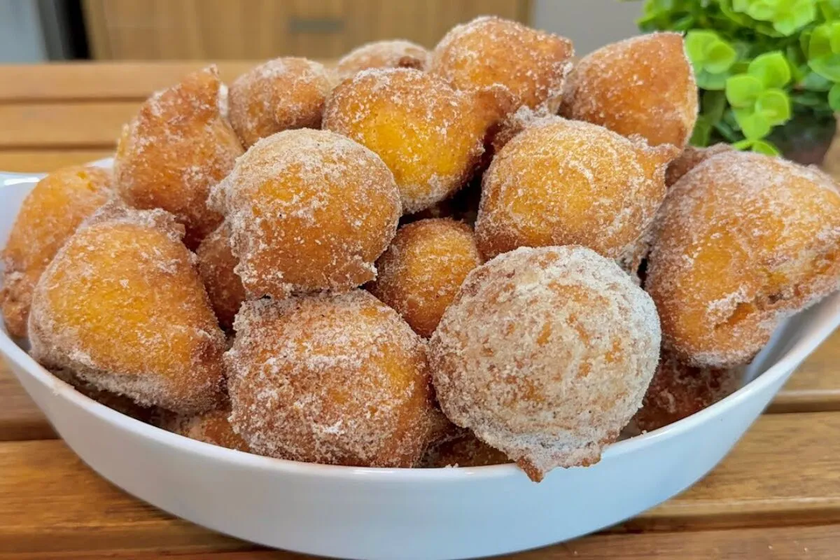 Bolinho de chuva de cenoura: o quitute da vovó fácil e super prático de fazer para o seu café