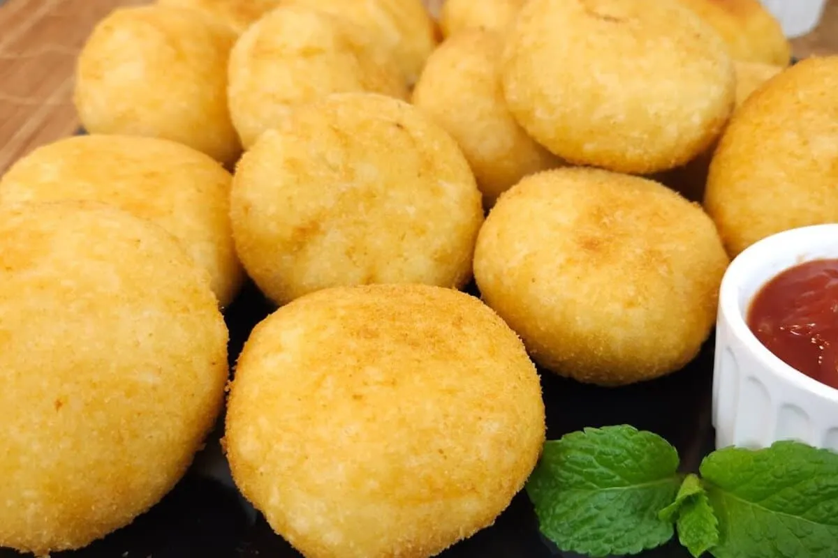 Bolinho de frango e catupiry mais gostoso que esse com certeza você nunca comeu