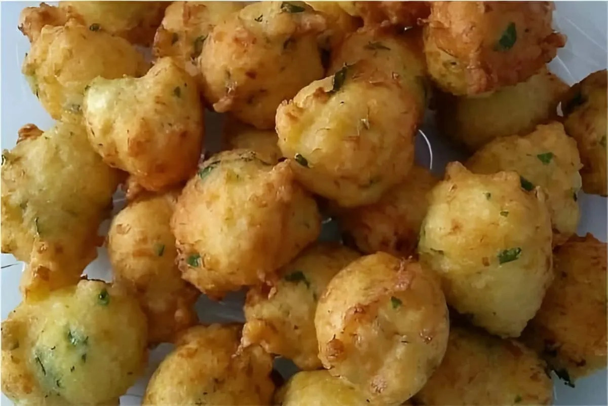 Bolinho de milho caipira de Minas perfeito para acompanhar seu almoço ou para seu lanche