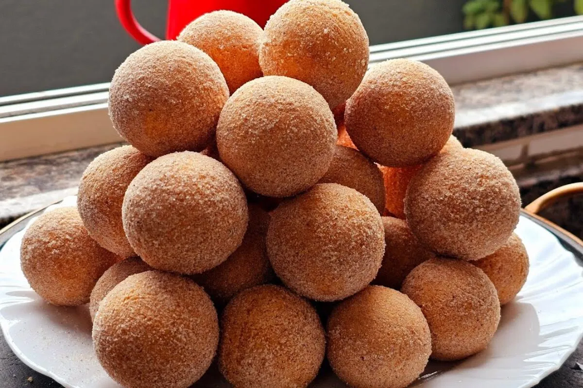 Bolinho de polvilho doce fofinho e sequinho para acompanhar o café da manhã em família