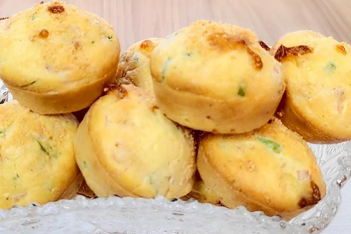 Bolinho salgado para substituir o pão no café da manhã leve e delicioso