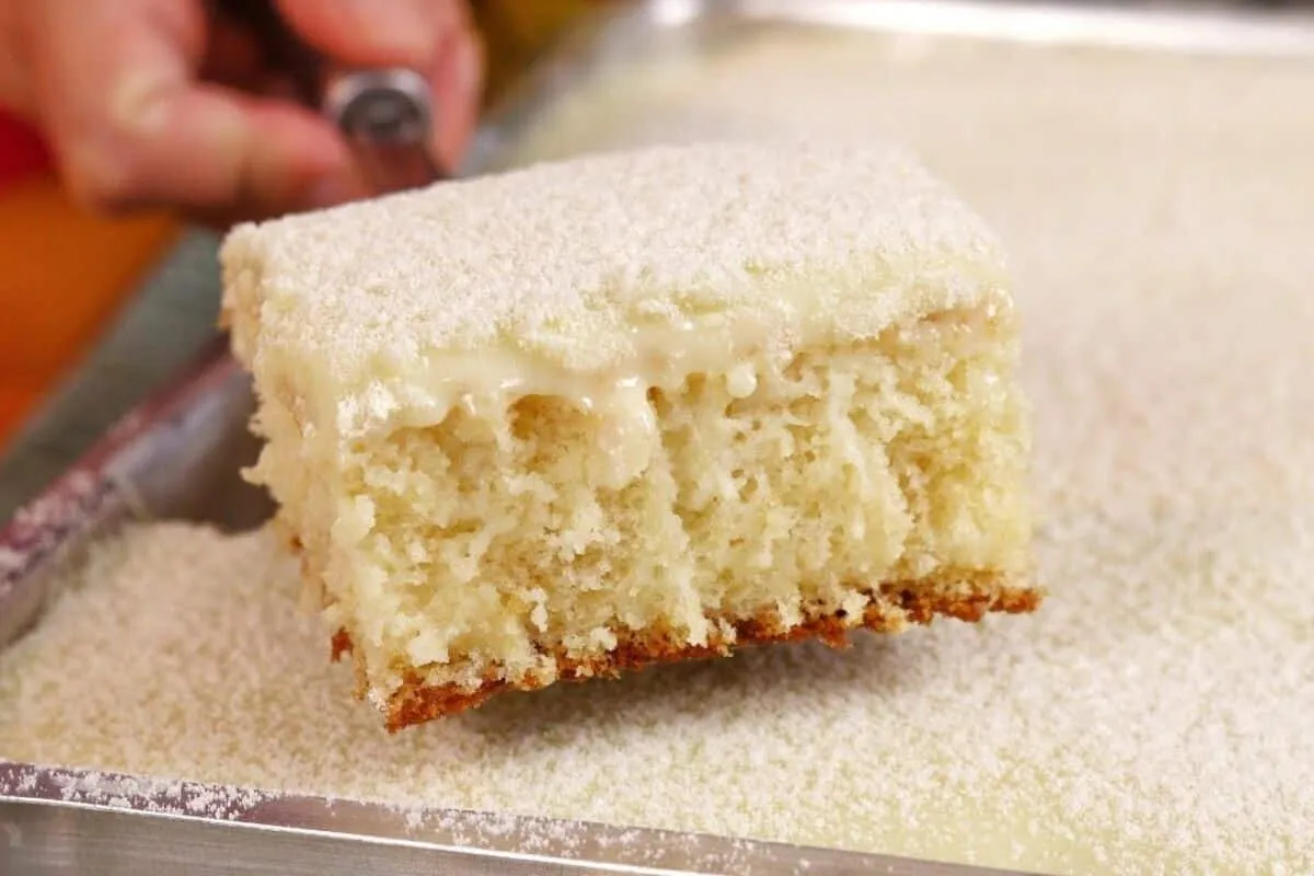 Bolo 4 leites: tão gostoso que é impossível comer apenas um pedaço