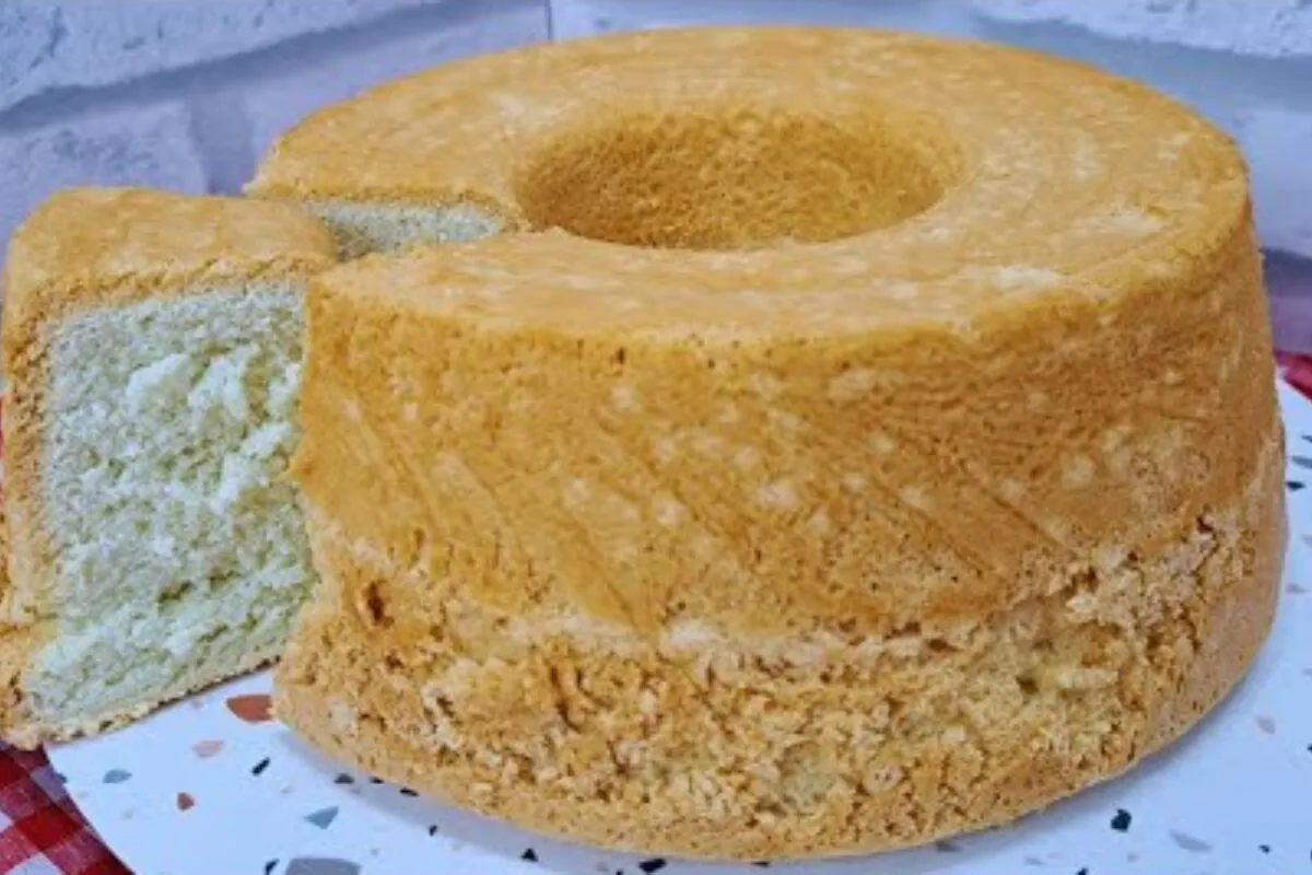 Bolo brevidade de polvilho com apenas 3 ingredientes que fica leve e saboroso
