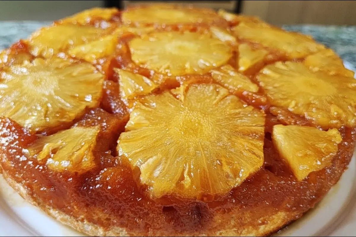 Bolo de abacaxi caramelado: faça essa receita deliciosa ainda hoje mesmo para seu lanche