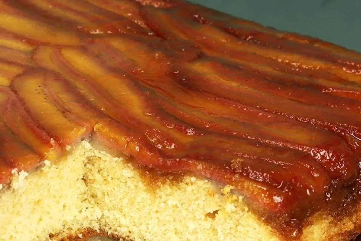 Bolo de banana, a massa perfeita que fica muito fofa e molhadinha, para acompanhar o seu café