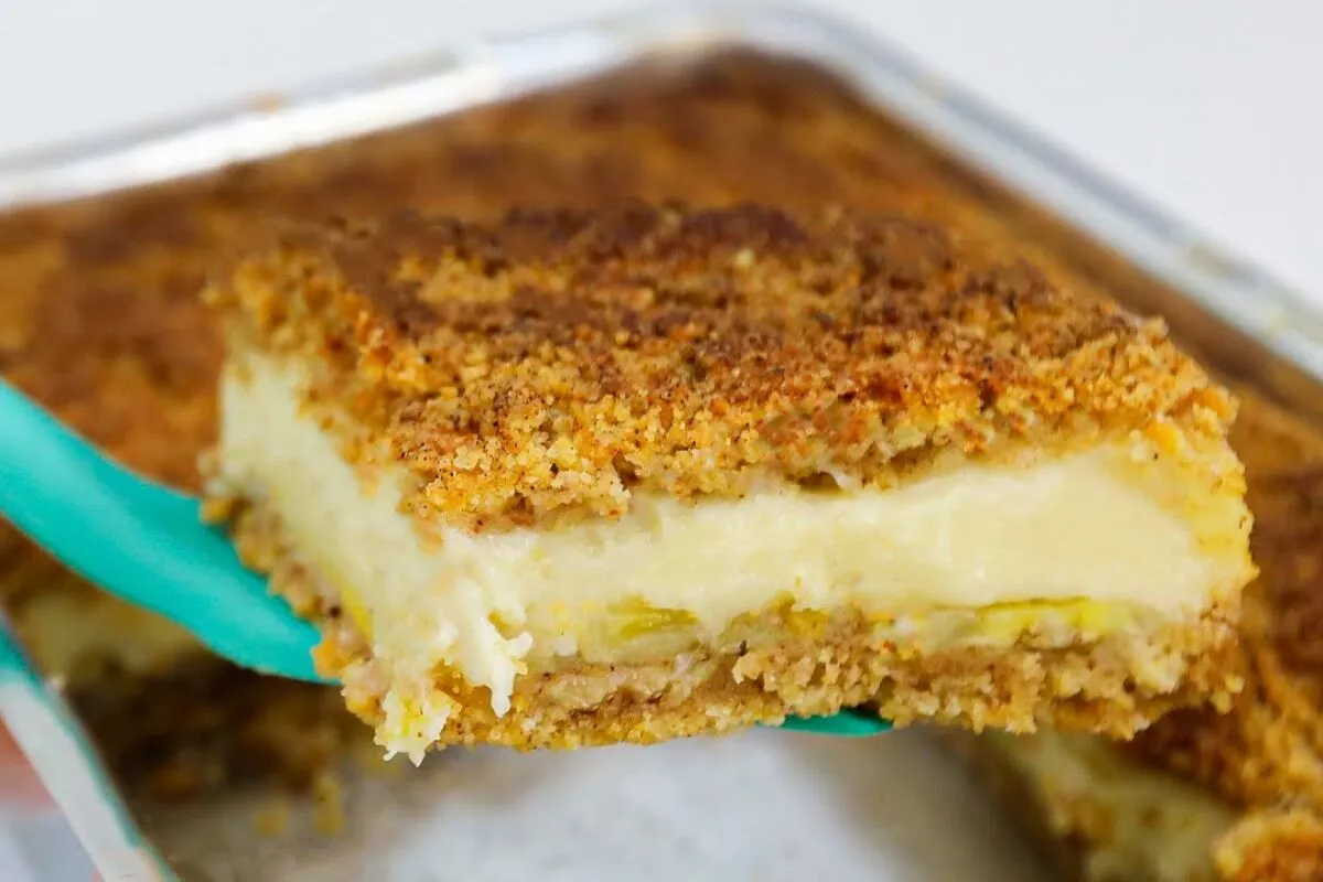 Bolo de banana cremoso fofinho e delicioso perfeito para o café da tarde