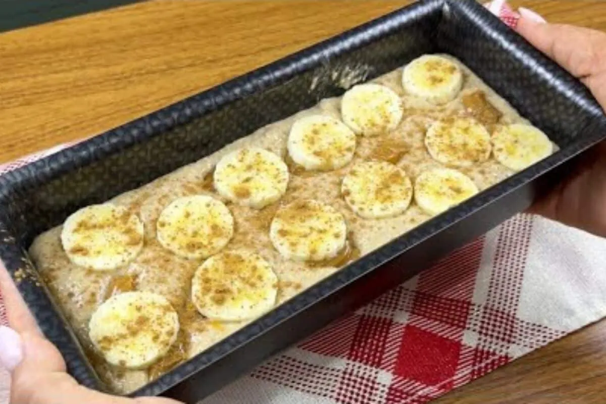 Bolo de banana sem açúcar, que também não leva sem trigo nem leite, uma receita saudável e muito fofinha