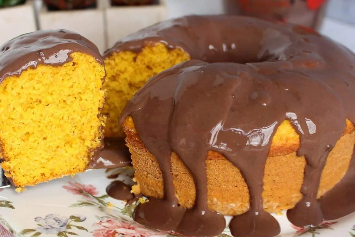 Bolo de cenoura sem açúcar, uma opção fofinha e saudável que não perde em nada para o tradicional