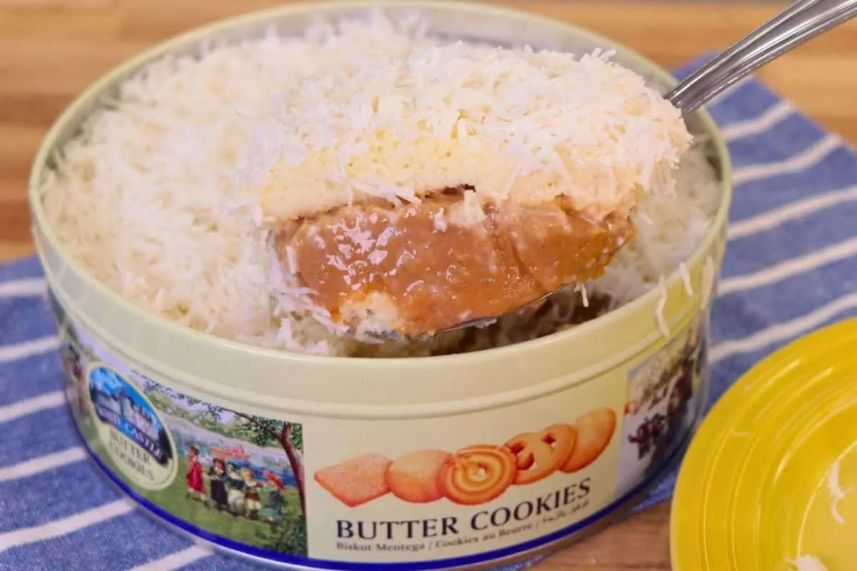 Bolo de coco na lata: o bolo gelado com doce de leite que é uma delícia e super fácil