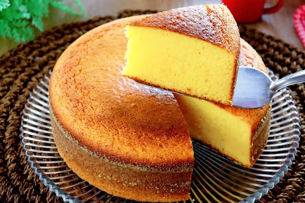 Bolo de fubá fofinho e saboroso para o seu café da manhã do feriado de natal