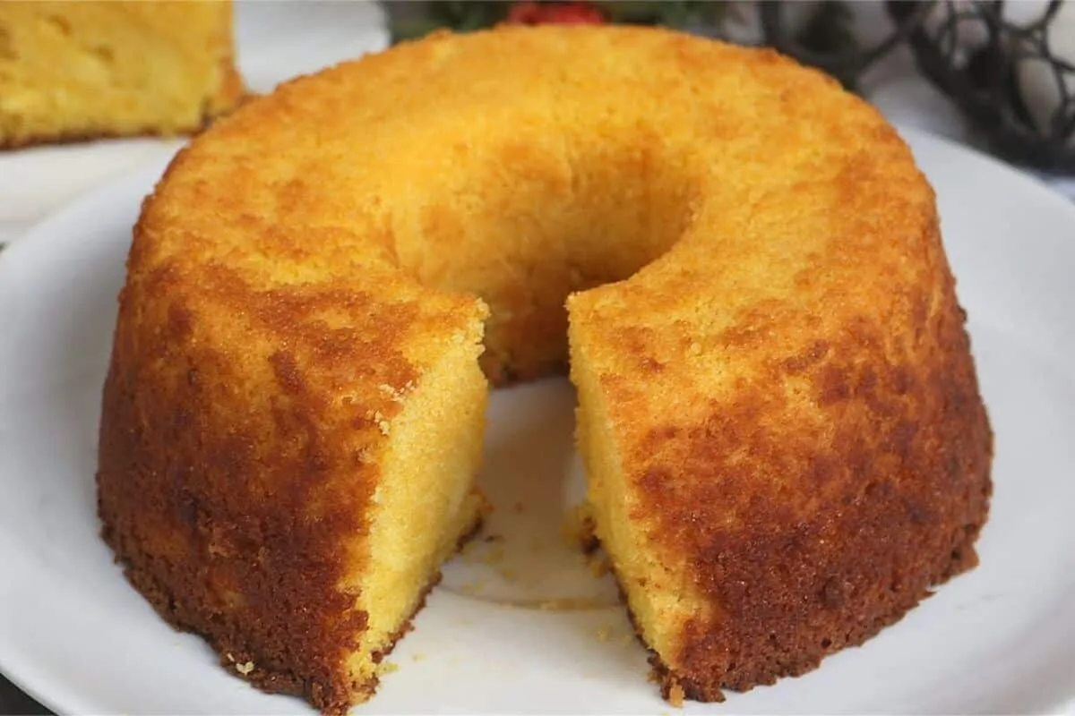 Bolo de laranja sem leite que cresce bonito e fica perfeito para o café