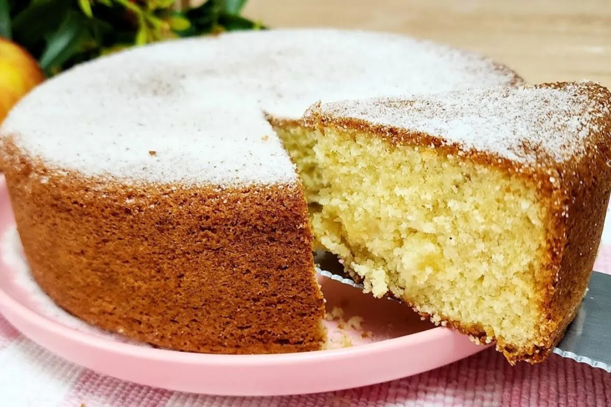 Bolo de maçã sem leite: fica uma delícia, bolo fácil, rápido e super fofinho para o café